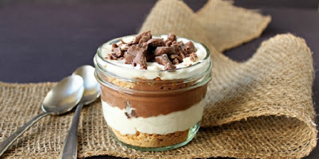 Mini No Bake Cheesecake in Mason Jar