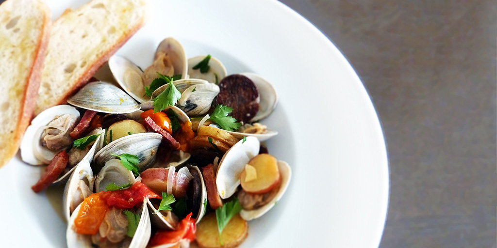 Steamed Clams in Wine with Chorizo